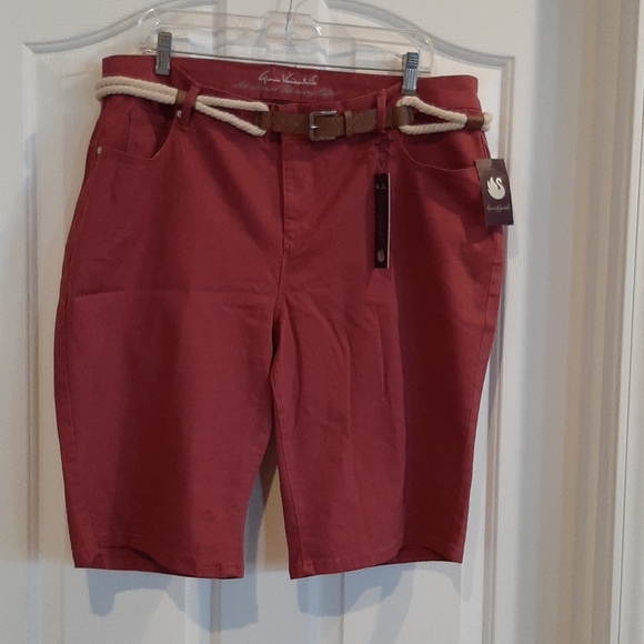 gloria vanderbilt all around slimming shorts